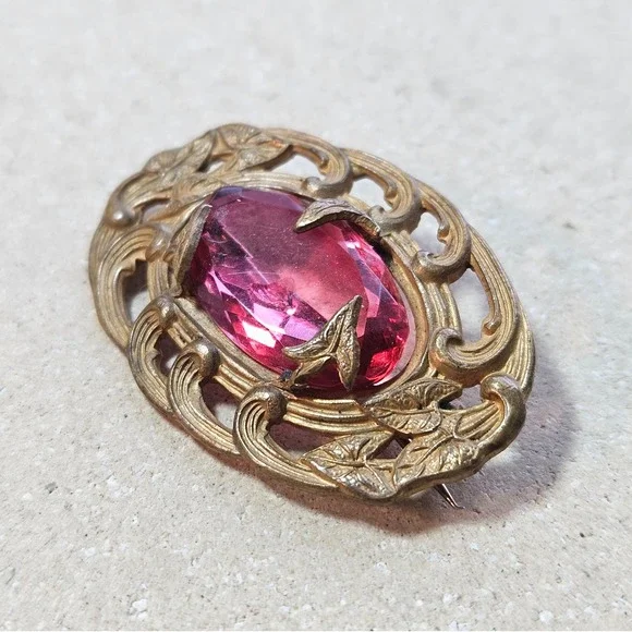 Antique Art Nouveau Pink Glass Brass Filigree Brooch Pin Ornate Leaf Scroll - Picture 2 of 5